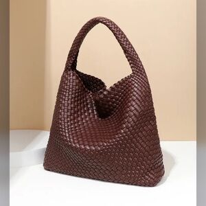 Woven Knit Shoulder Tote Bag in Burgundy